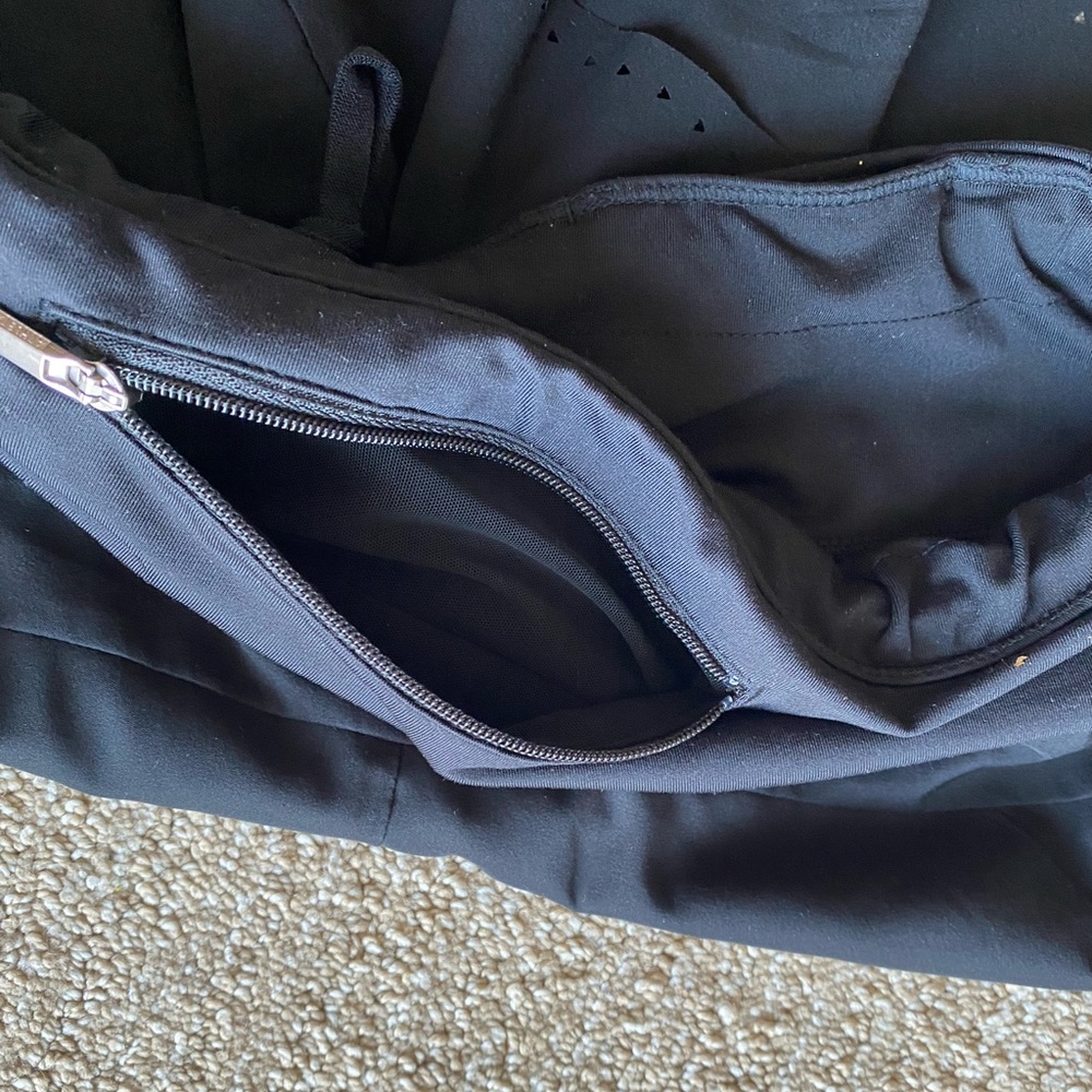 ATHLETA RUNNING SHORTS - Picture 6 of 6
